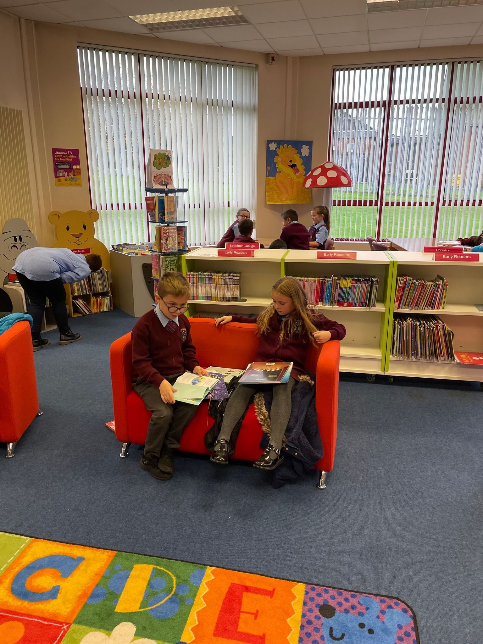 Year 4B at Creggan library