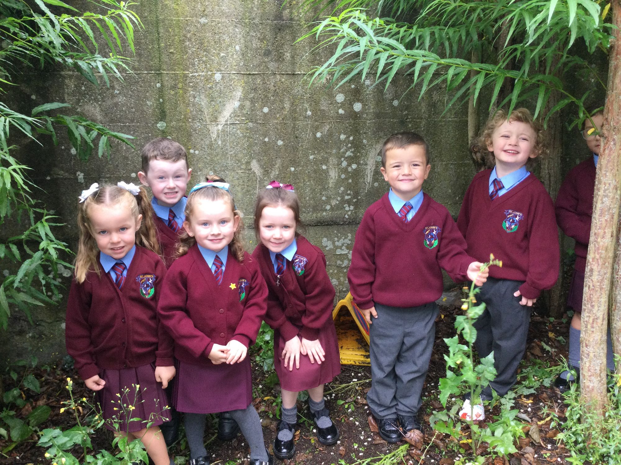 This morning 1B enjoyed exploring the outdoor envi