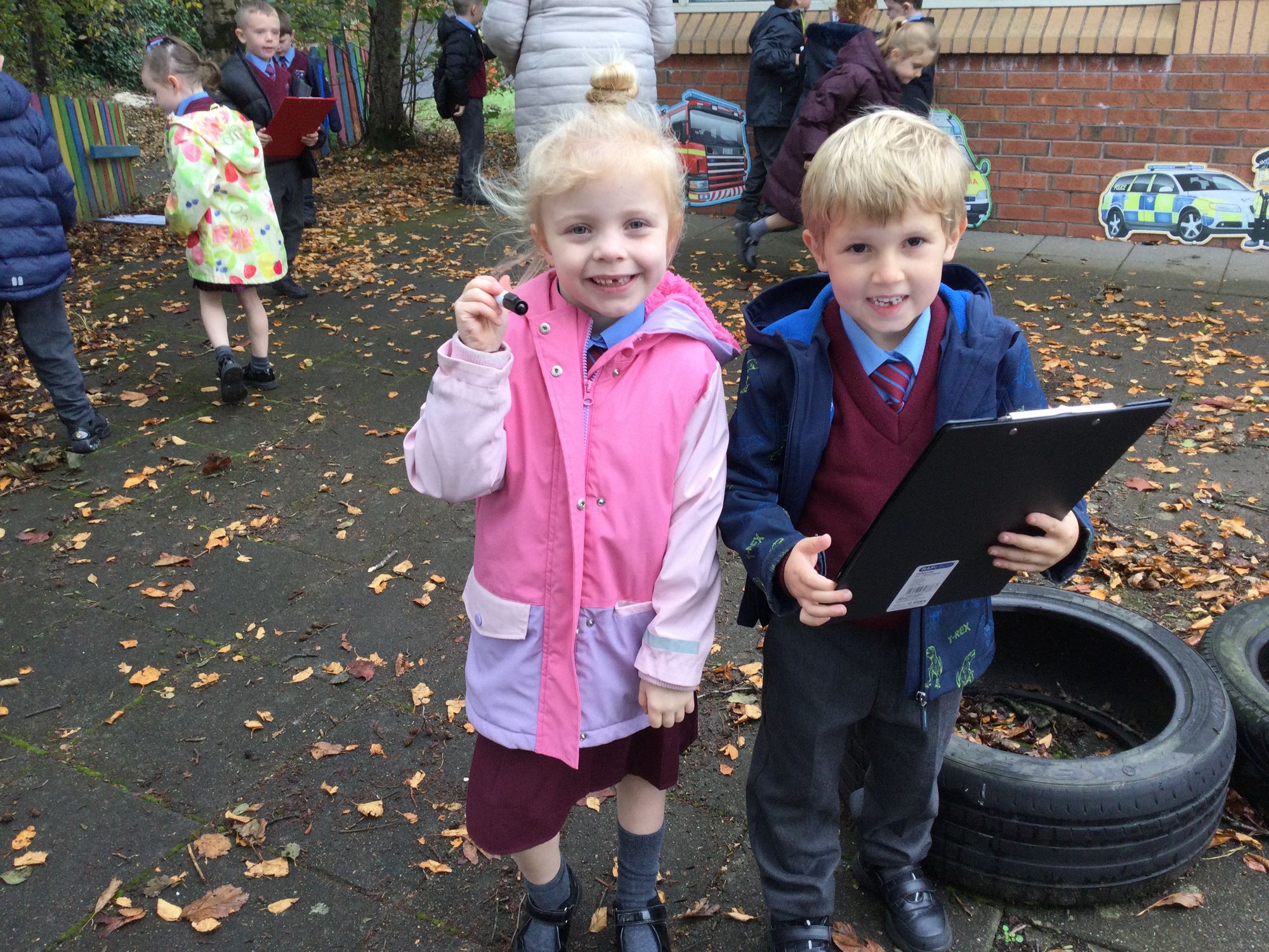 Today the children went on a leaf hunt in our outd