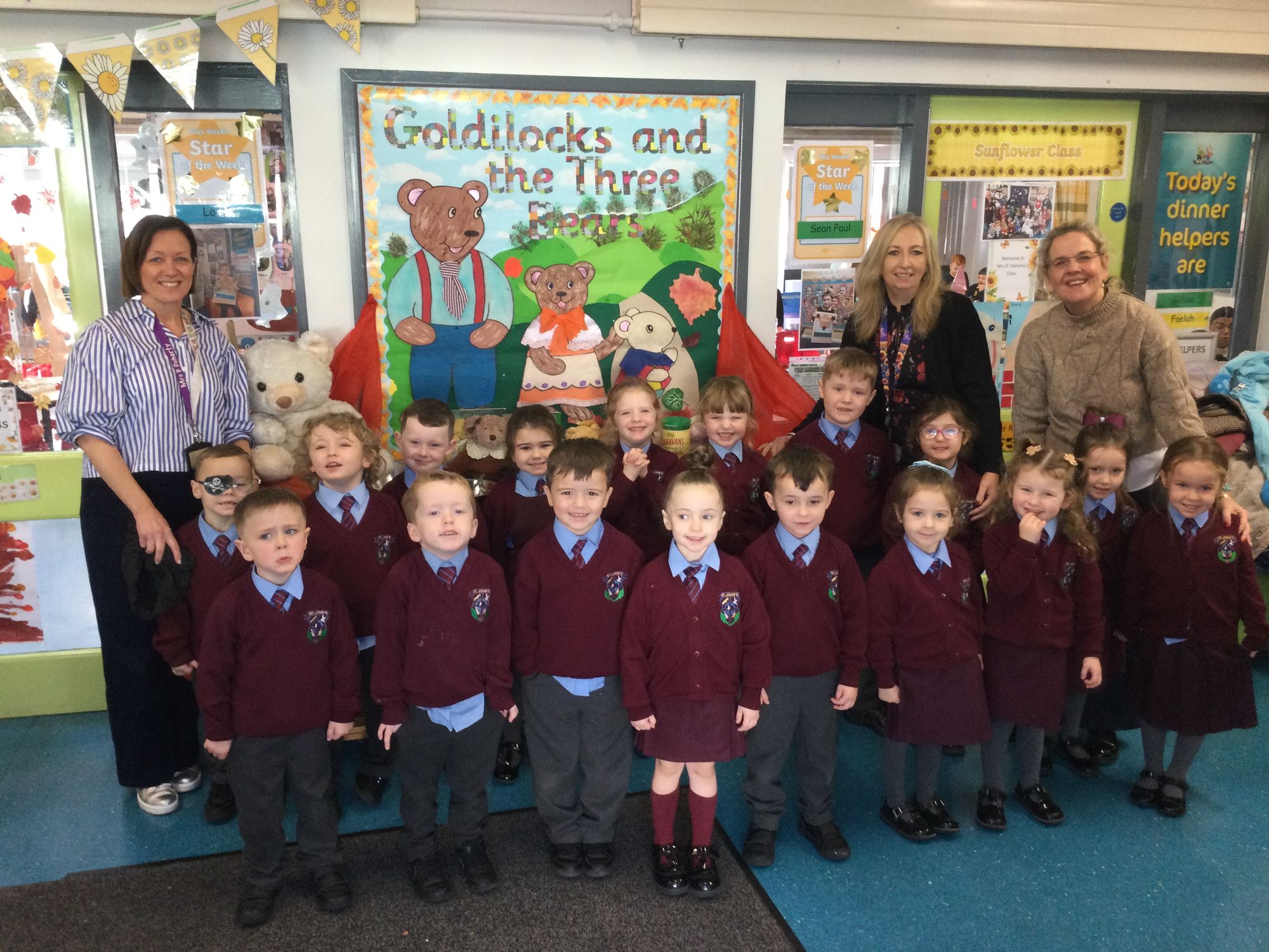This morning 1B visited both nursery classes in Bl