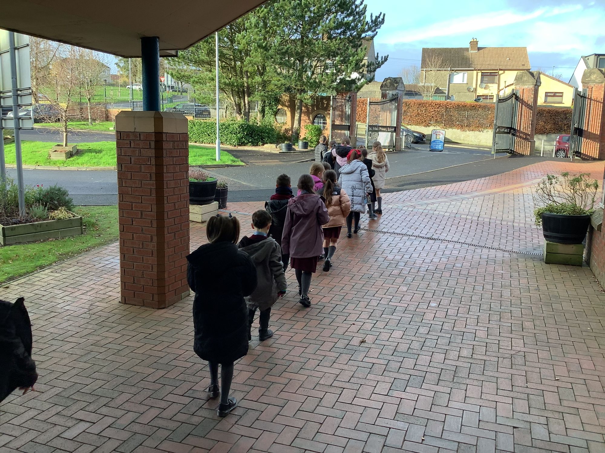 Year 4B had a very successful library visit today.