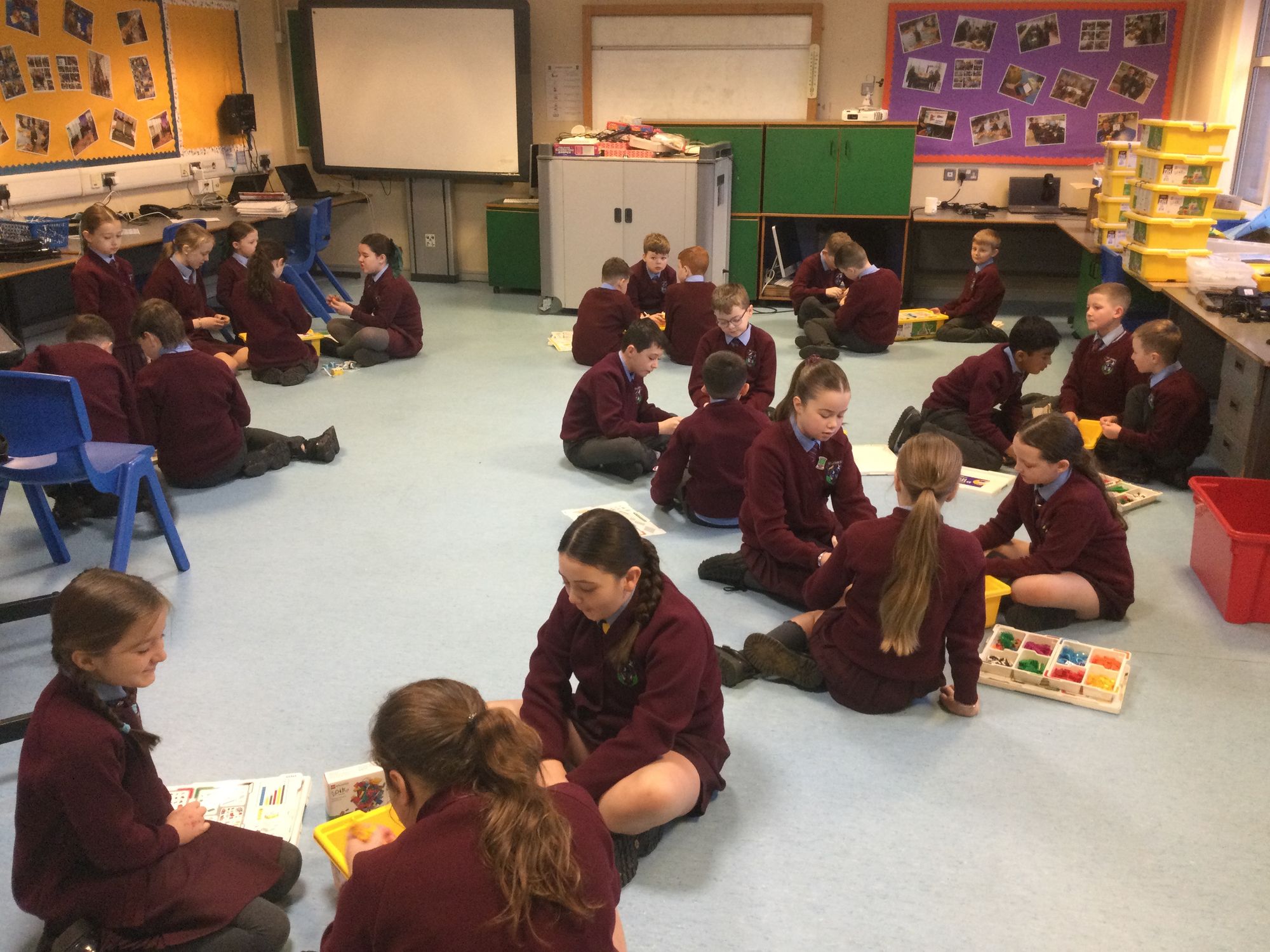 7A had fun making and coding lego robots. Thanks t