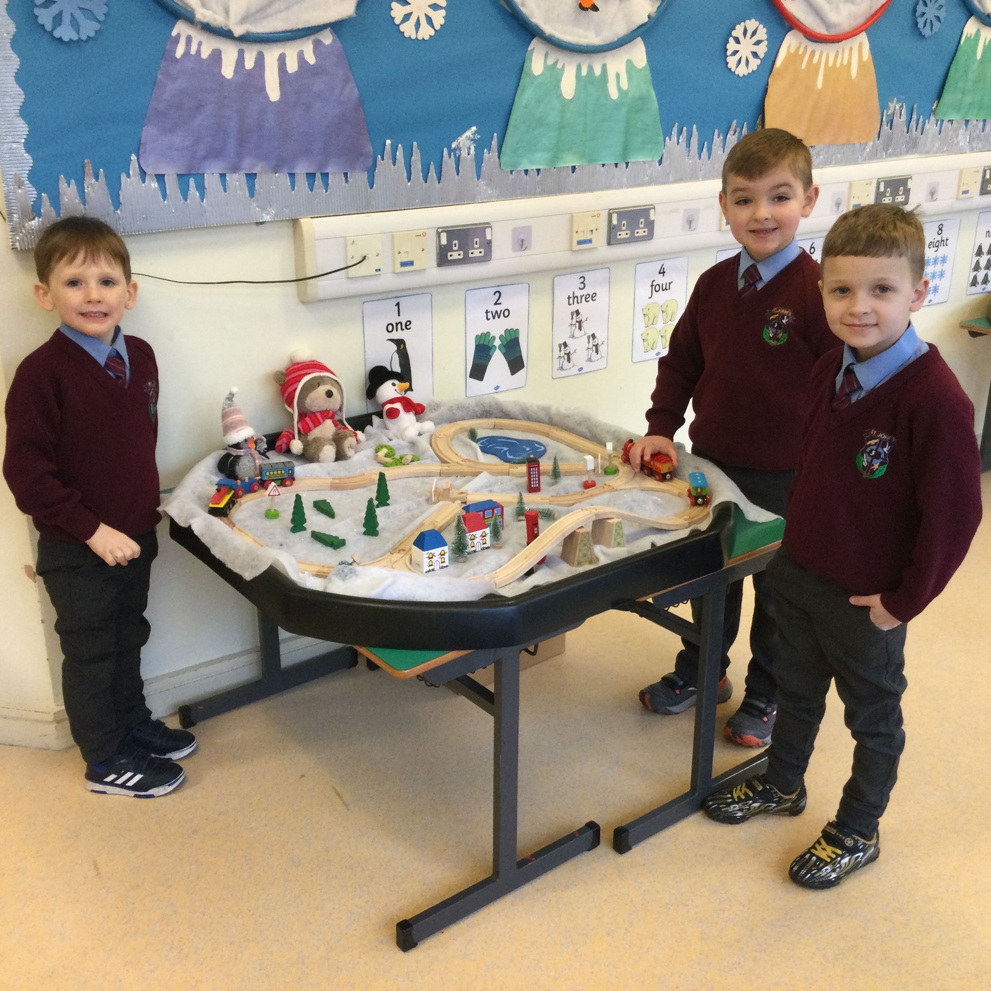 Year 2 are enjoying the topic of Winter through all areas of the curriculum ❄️