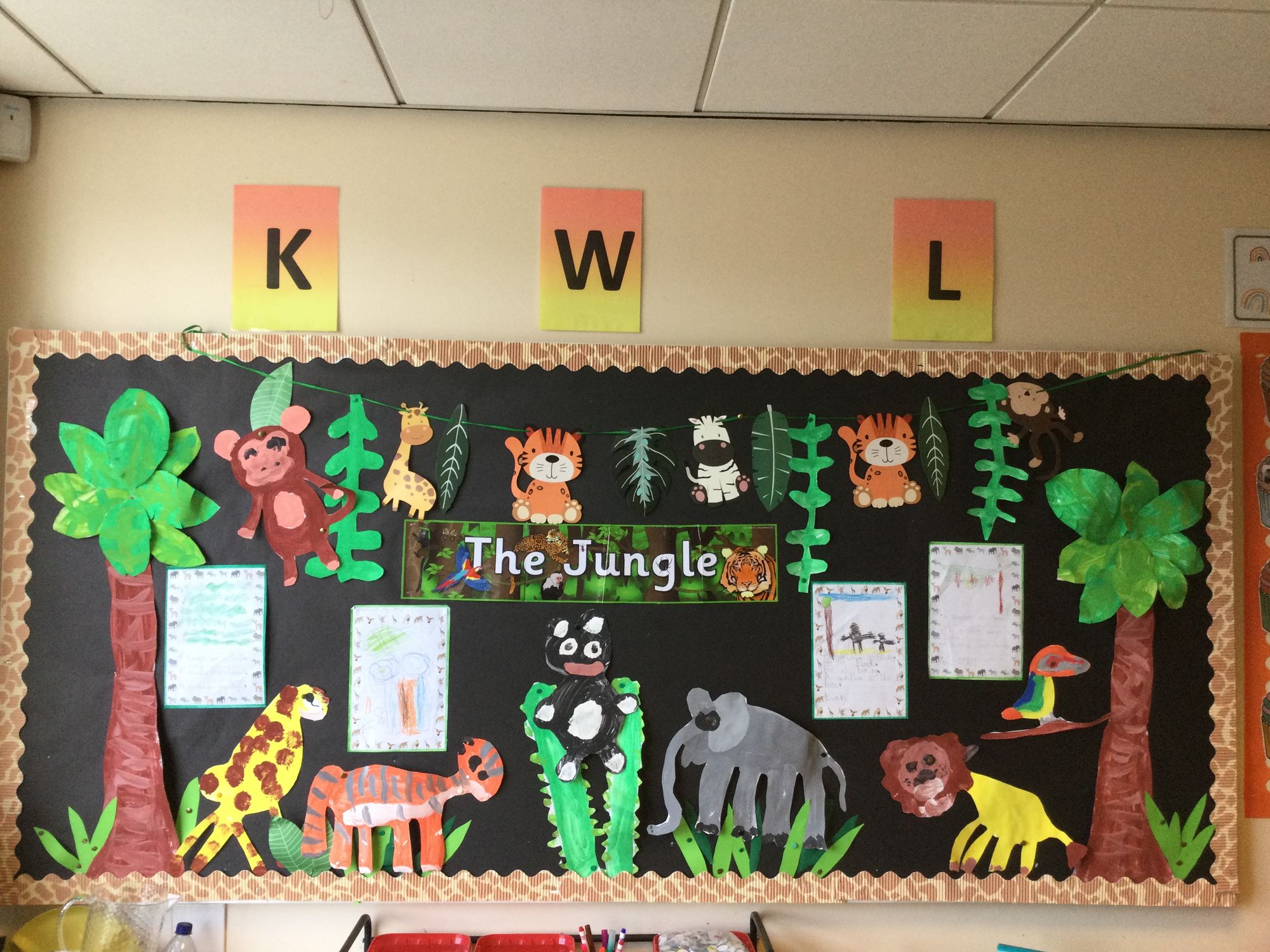 Year 2A are enjoying their new topic, The Jungle. 🦁🐯🐒