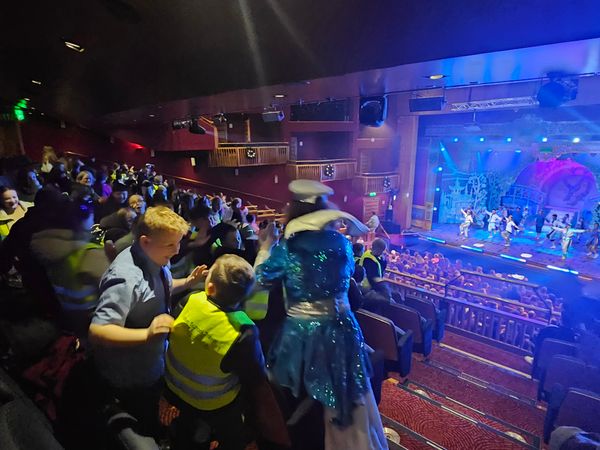 Year 6 & 7 Trip to Aladdin