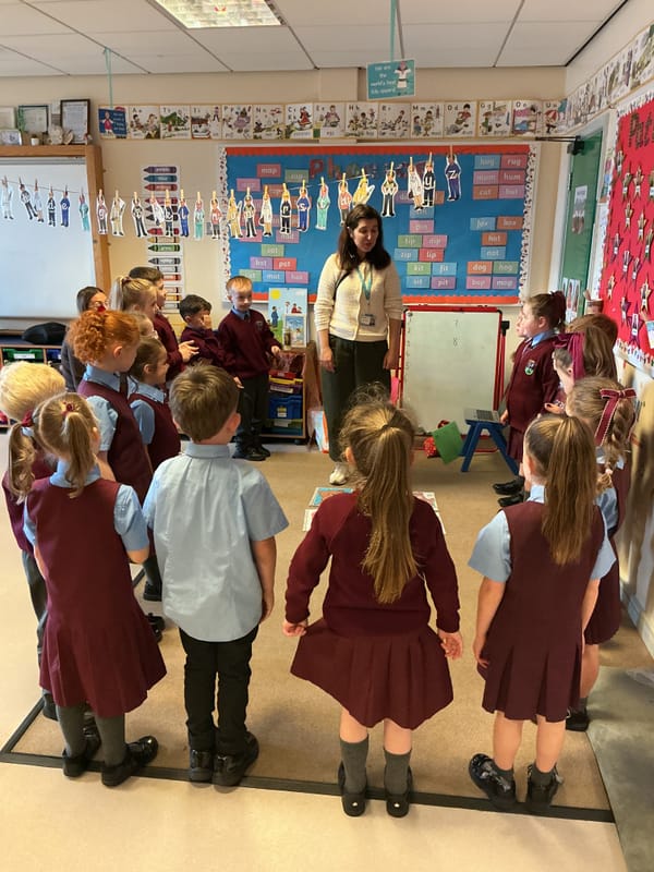 Year 2A welcomed back Mrs O’ Gorman for MPL today 🎶